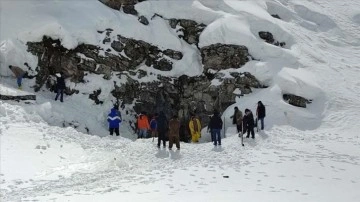 Konya'da bin 700 rakımlı mağara yaz düşüncesince karla dolduruldu