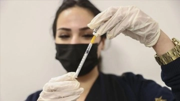 Kovid-19'dan sakınmak düşüncesince sırası gelenlere 3. doz aşı tavsiyesi