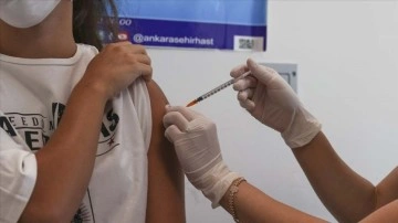 Kovid-19'la mücadelede iki doz aşı meri ad sayısı 50 milyonu geçti
