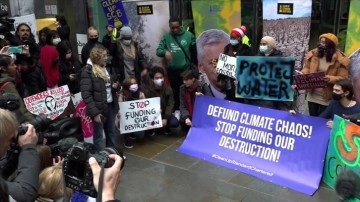 Londra'da çevreci gençler, BM İklim Zirvesi önceleri gösteri düzenledi