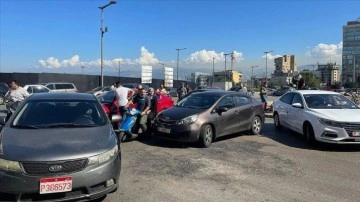 Lübnanlı şoförler fuel oil zammını protesto buyurmak düşüncesince metodları trafiğe kapattı