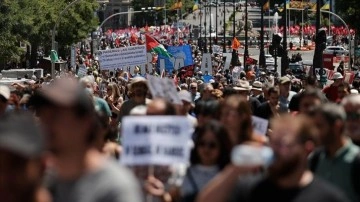 Madrid'de binlerce ad NATO karşıtı gösteri yaptı