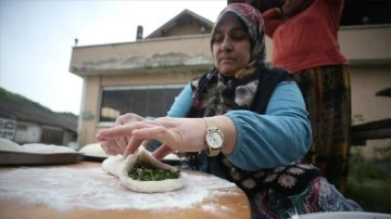 "Mancarlı ekmek" ramazanda sofralara lezzet katıyor