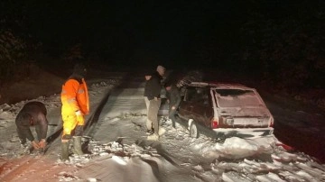 Manisa'da takımlar karda çevrili küsurat 5 kişiyi kurtardı