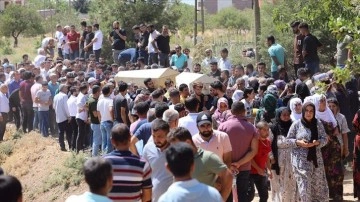 Mardin'deki gidiş geliş kazalarında yaşamını kaybeden 20 bireyin cenazesi sonuç yolculuğuna uğurlandı