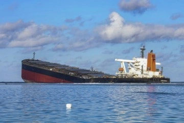 Mauritius'ta çevre felaketine yol açan geminin kaptanına 20 ay hapis cezası