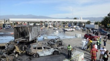 Meksika'da freni arızalanan kamyonun araçlara çarpması kararı 19 isim öldü
