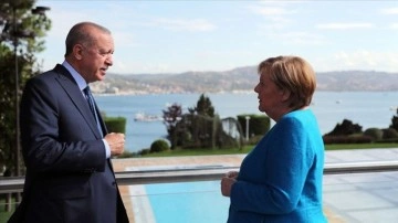 Merkel Avrupa'daki Türkiye karşıtlığına karşın diyalog ve iş birliğini savundu