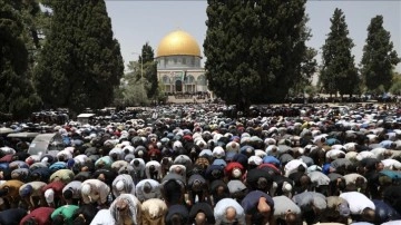 Mescid-i Aksa’da ramazanın sonuç cumasını 160 bin insan kıldı