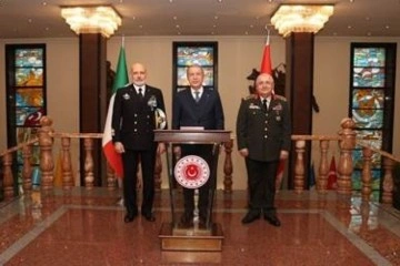 Milli Savunma Bakanı Akar, İtalya Genelkurmay Başkanı Dragone’u kabul etti