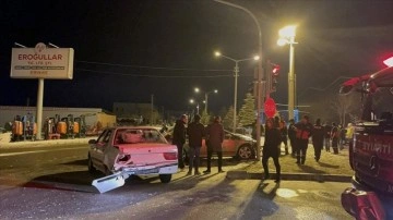 Niğde'de zincirleme trafik kazasında 7 isim yaralandı
