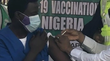 Nijerya'da Kovid-19 aşısı sıfır amme mensubu iş adına alınmayacak