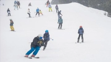 Öğrenciler sömestir tatilinin sonuç günlerinde de Cıbıltepe'de ski yaptı