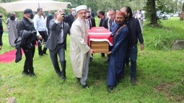 Osmanlı diplomatı Mehmet Remzi Bey'in naaşı 11 sene sonraları baştan emektar mezarında