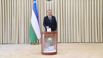 Özbekistan'daki cumhur reisi seçiminin resmi neticeleri açıklandı