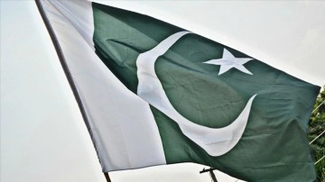 Pakistan'da erk ve muhalefet ortada ordunun arabuluculuğu iddiası