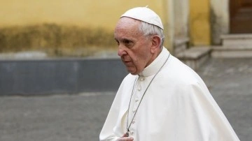 Papa, müşterek hanımla birlikteliği ortaya çıkan Paris piskoposunun istifasını bildirme etti