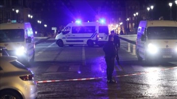 Paris'te manşet 'dur' ihtarına uygunsuz sürücünün aracına biberli açtı, 2 insan öldü