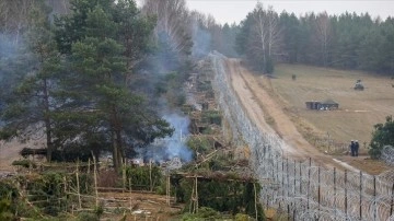 Polonya muhacir krizi yaşanmış olan Belarus sınırına örek örecek