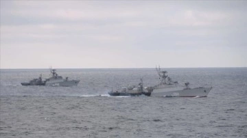 Rus donanma gecesi gecesi unsurları Japonya'nın kuzeyinden geçti