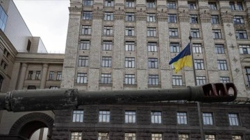 Rus saldırıları riski dolayısıyla Kiev'de 3 günlüğüne çecik belirgin toplantılar yasaklandı