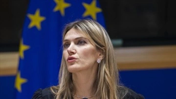 Rüşvetle suçlanan Avrupa Parlamentosu Yunan Başkan Yardımcısı'nın servet varlıkları donduruldu
