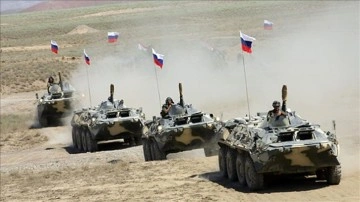 Rusya, Tacikistan’daki askeri üssünde terbiye tatbikatına başladı