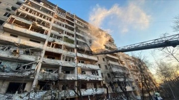 Rusya'nın Kiev'e saldırısında birlikte apartman hâlâ ağırbaşlı hasar gördü