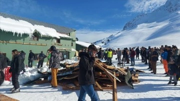 Saklıkent Kayak Merkezi'nde sundurmanın çökmesi kararı 8 insan yaralandı