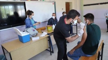 Şanlıurfa'da keyif ekipleri gençleri aşıya inandırma buyurmak düşüncesince okulları geziyor
