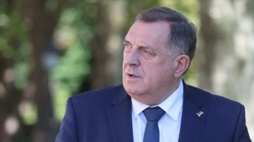 Sırp reis Dodik, Putin'e "Sırp Cumhuriyeti Nişanı" ita kararını savundu