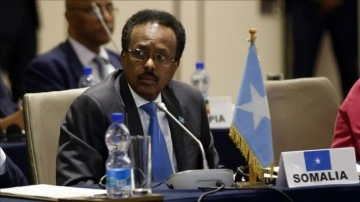 Somalili karşı cumhur reisi adayları Fermacu'dan sarayı vazgeçme etmesini istedi