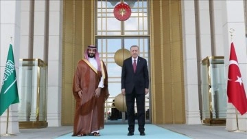 Suudi Arabistan medyasında, Bin Selman'ın Türkiye ziyaretine ve düet ilişkilere övgü
