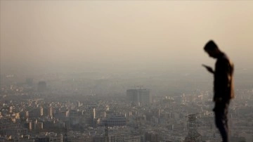 Tahran'da öğrenime hava kirliliği engeli
