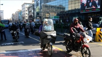 Tahran'da yaygınlaşan emektar ve berbat motosikletler iklim kirliliğine kere açıyor