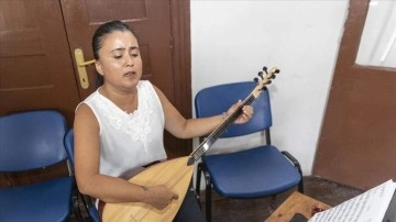 Temizlik işçisi namına çalışmış olduğu belediyenin Türk ahali müziği solisti oldu