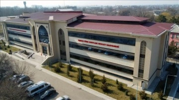 TİKA'nın Kırgızistan'da kurduğu Kırgız-Türk Dostluk Devlet Hastanesi felah dağıtıyor