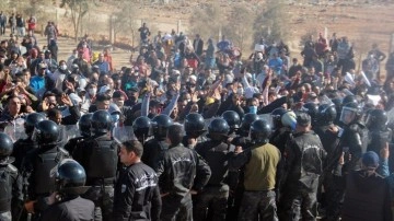 Tunus'un Safaks kentindeki 'çöp protestosuna' düzenlilik güçleri engelleme etti