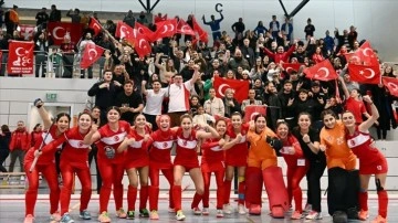 Türk hokeyinde umut Milli Kadın Takımı'nın Avrupa üçüncülüğü gururu
