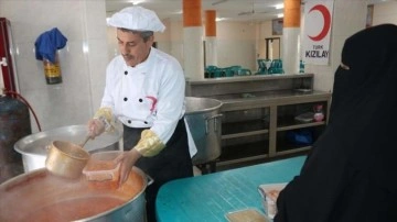 Türk Kızılay, Gazze'de haftanın 5 haset 400 aileye sıcak yemek veriyor