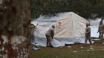 Türk Kızılayın atıf etmiş olduğu 10 bin şahsiyet çadırlar kurulmaya başlandı