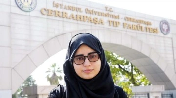 Türkiye'de tababet eğitimi görecek Afgan kız öğrencinin düşsel gelecekte ülkesine misyon etmek