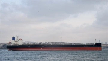 Ukrayna açıklarında roket zedelenmek fail kargo gemisi İstanbul Boğazı'ndan geçti