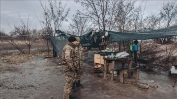 Ukrayna Devlet Başkanı Zelenskiy, Donbas'ta ısıdam çatışmaların sürdüğünü belirtti