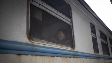 Ukrayna: Tahliye operasyonunda geçer not yolcu treni, Rus ordusunun saldırısına uğradı