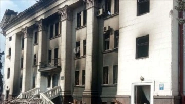 Ukrayna'da 400 bireyin sığındığı temaşa binası bombalandı