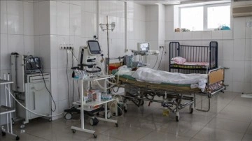 Ukrayna'da bombalanan hastaneden dertli çıkarılan aylı kadın ve bebeği öldü
