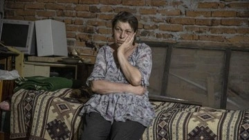 Ukrayna'da Rus saldırısında evsiz küsurat Nadya, eşiyle yandaki apartmanın bodrumuna sığındı
