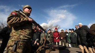 Ukrayna'da harp olasılığına hakkında sivillere 'temel savunma eğitimi' verildi