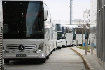 Ukrayna'daki Türk vatandaşlarının tahliyesi düşüncesince Türkiye'den onlarca otobüs yola çıktı